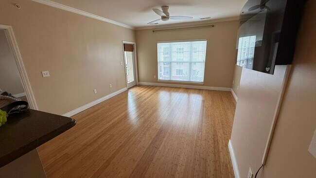 Building Photo - SPACIOUS 2-Bed, 2-Bath Condo WITH POOL, HO...