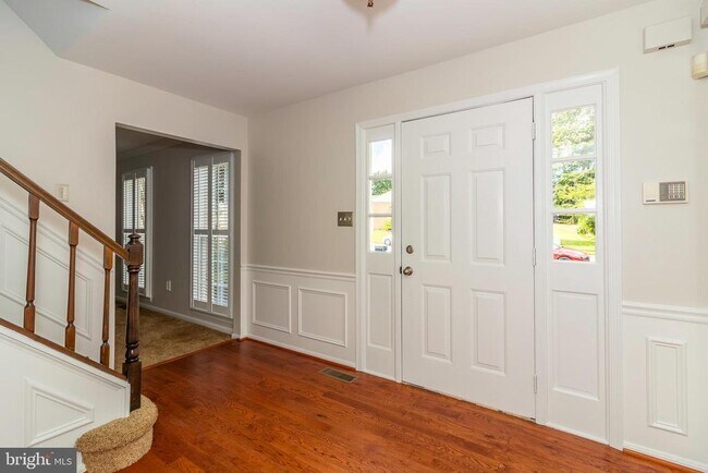 Building Photo - 5581 Ann Peake Dr