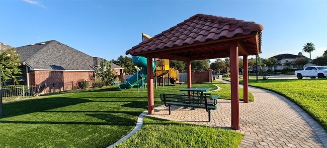 Building Photo - 10203 Ripple Lake Dr