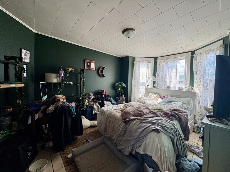 Building Photo - 116 Webster St