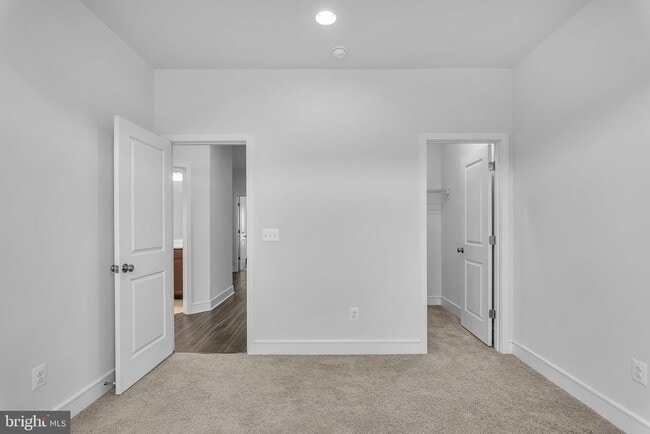 Building Photo - 23035 Sullivans Cove Sq