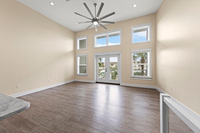 Building Photo - 340 Bluefish Dr