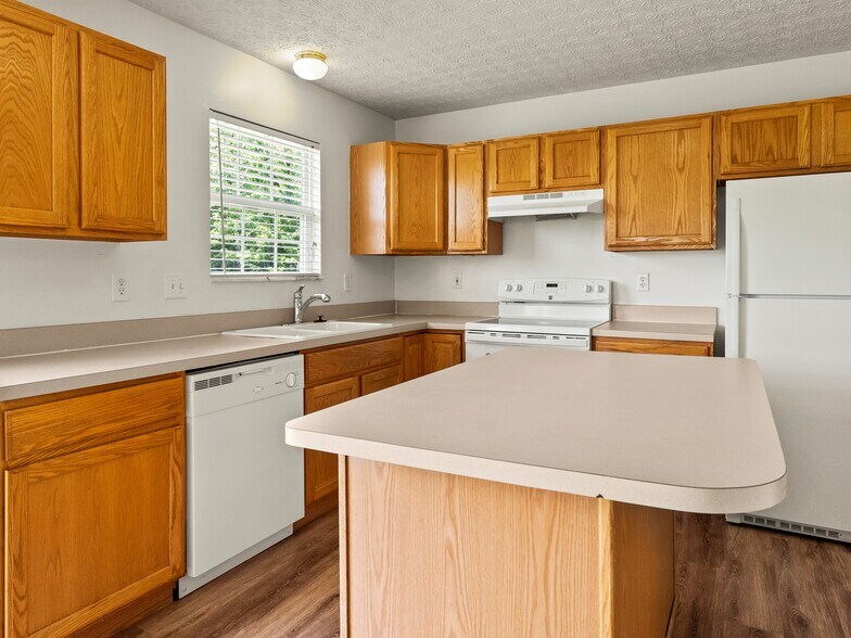 Building Photo - 8946 Trinity Cir