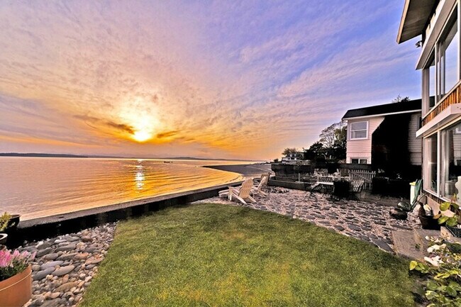 Building Photo - 4905-B Southwest Othello Street-SI ID1271726P