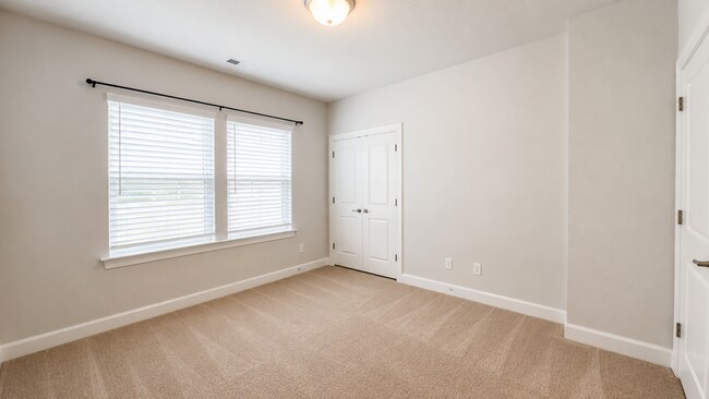 Building Photo - 2218 Sanibel Ln
