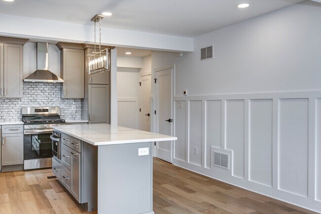 Building Photo - 13 Wilkins Ave