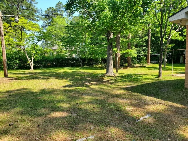 Building Photo - 218 Brookwood Dr