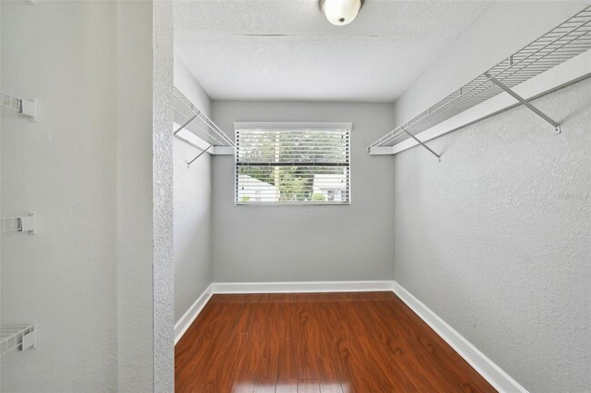 Building Photo - 3901 N Ola Ave