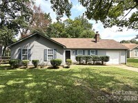 Building Photo - 11111 Meadow Bank Ln
