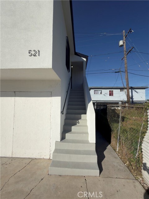 Building Photo - 521 W 78th St
