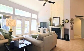 Building Photo - 2922 Double Lake Dr