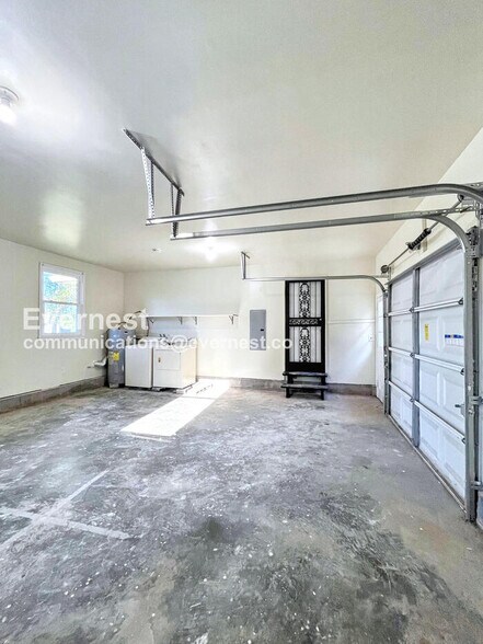 Building Photo - 818 W Old Hickory Blvd