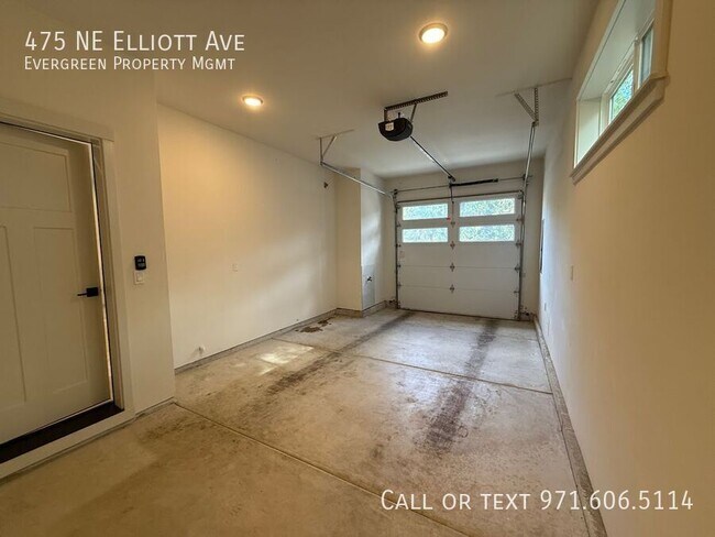 Building Photo - 475 NE Elliott Ave