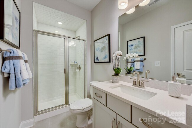 Building Photo - 411 Jetton St