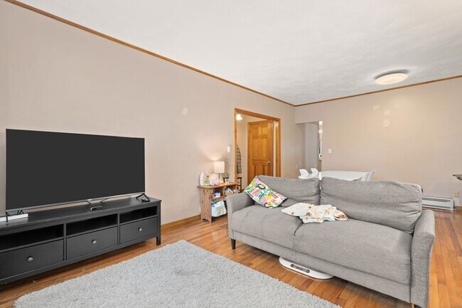 Building Photo - 46 Riverdale St