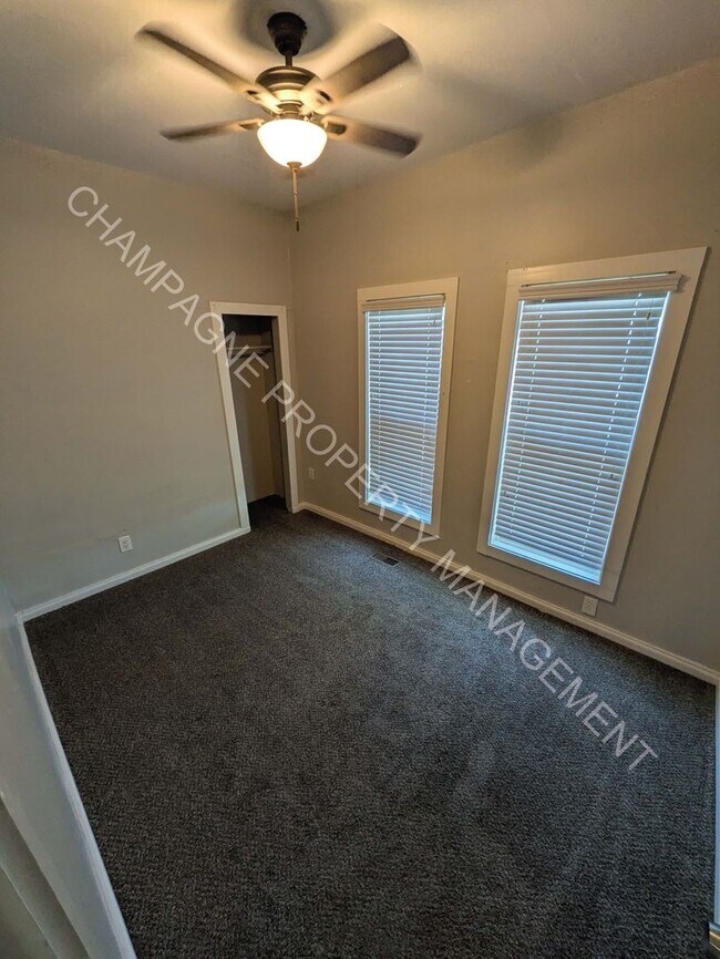 Building Photo - 3 Bedroom Home, conveniently located near UMKC!