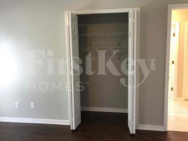 Building Photo - 18205 Apple Rd