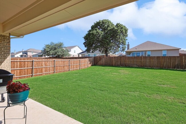 Building Photo - 808 Feather Edge Dr