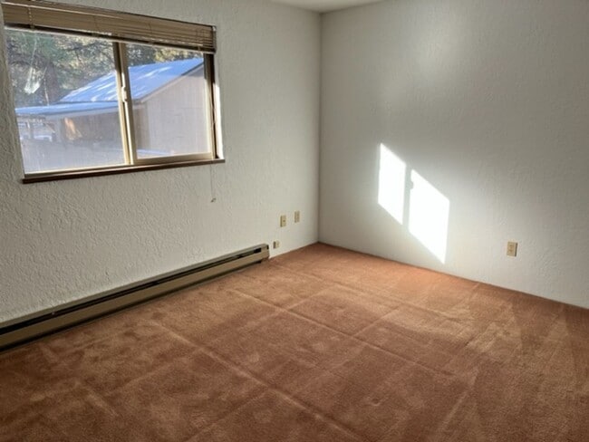 Building Photo - Cozy 3-Bedroom in Beautiful Tollgate! ***water included***