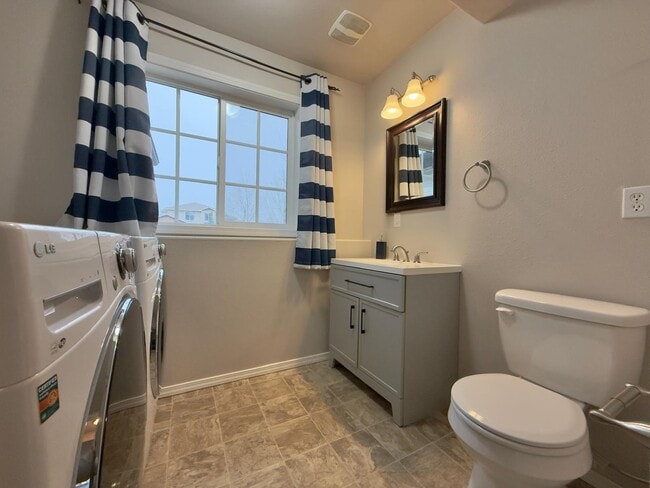 Building Photo - 6211 S Terre Vista St