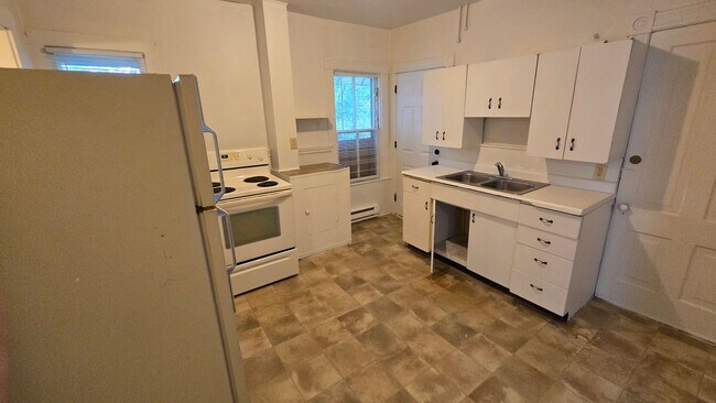 Building Photo - 908 Lafond Ave