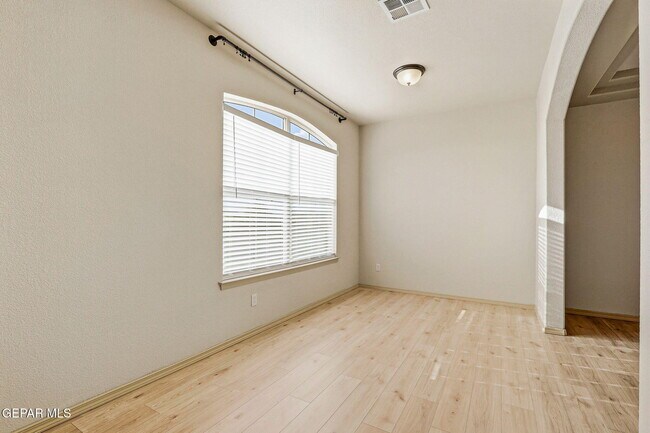 Building Photo - 3144 Hidden Creek Dr