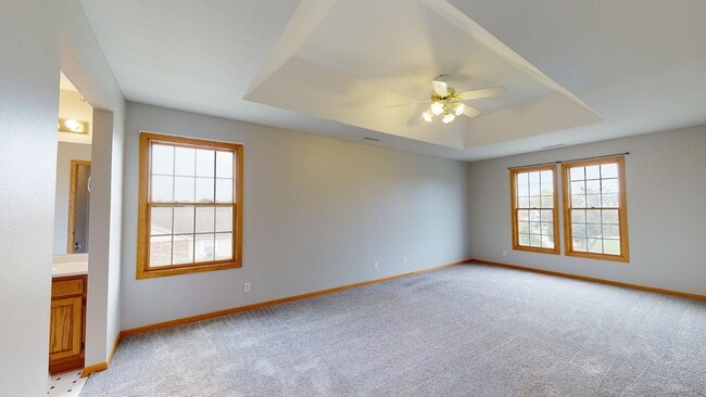 Building Photo - 2504 Somerset Dr