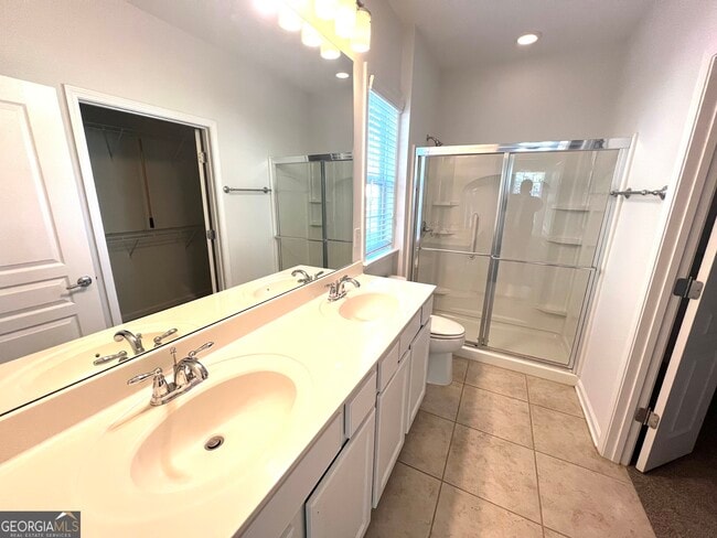 Building Photo - 164 Begonia Ct