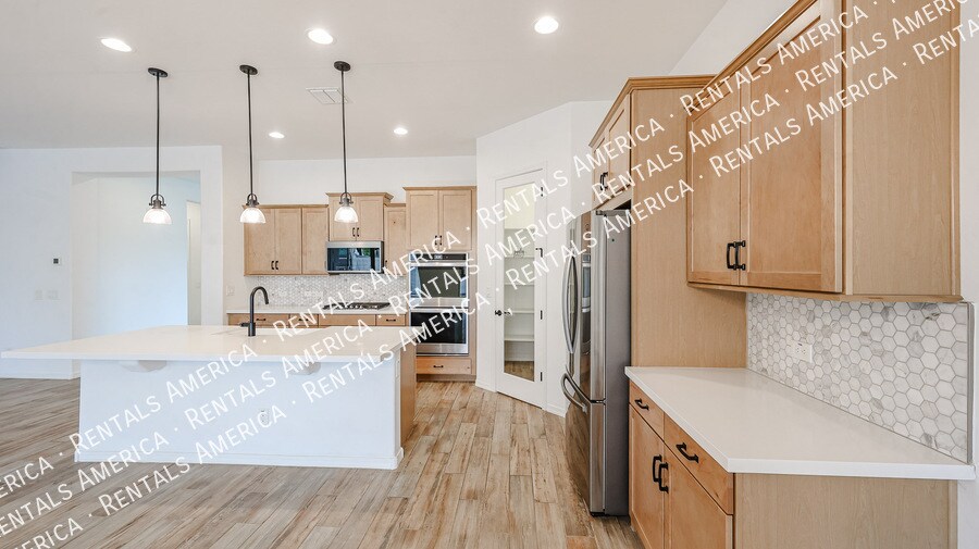 Building Photo - 19060 Rancho Dr