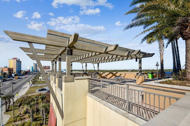 Building Photo - 15100 Front Beach Rd