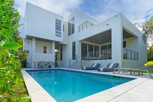 Building Photo - 285 W Mashta Dr