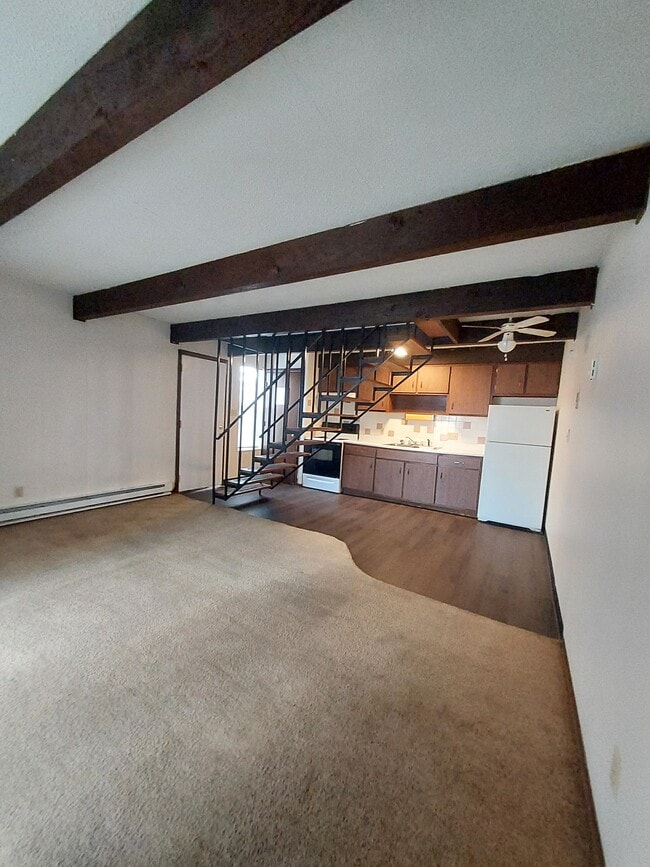 Building Photo - 187 Buckingham St