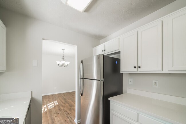 Building Photo - 322 Yale Ct