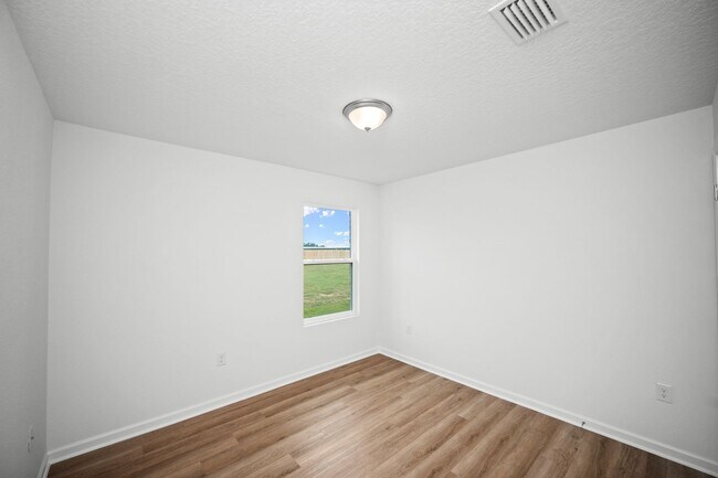 Building Photo - 1287 Hayward Lp