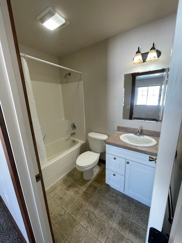 Building Photo - 1429 11th St W