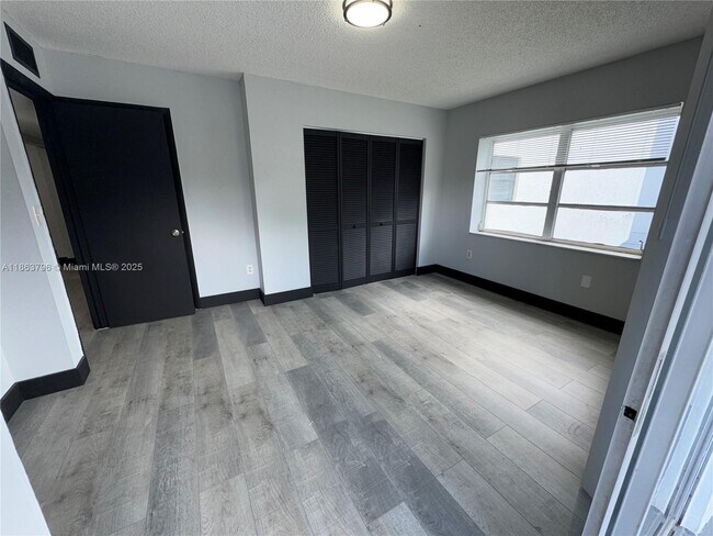 Building Photo - 3300 S Dixie Hwy