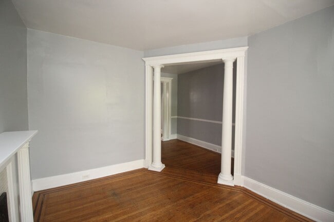 Building Photo - 2026/2027 JHU Off-campus Large 5bd/2.5ba home w/ Parking Spot! Available now