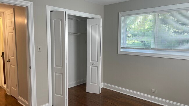 Building Photo - 10117 Old Orchard Ct