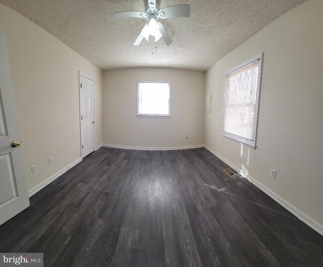 Building Photo - 11031 Ascot Cir