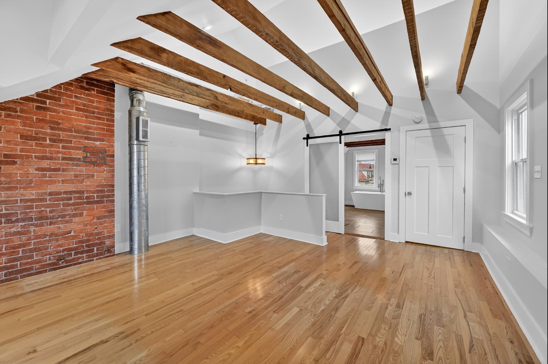 Building Photo - 5549 Columbo St