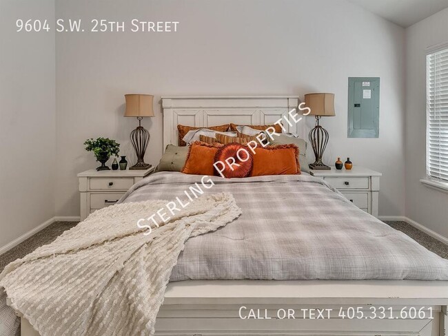 Building Photo - 9604 SW 25th St