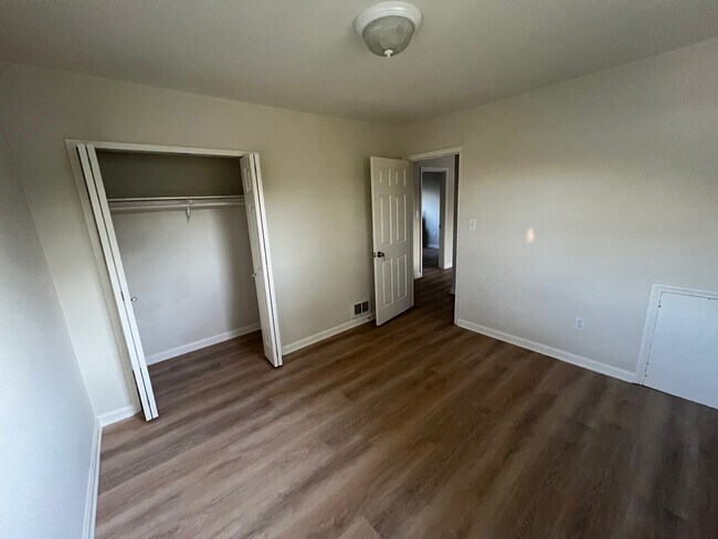 Building Photo - 9713 Braddock Rd