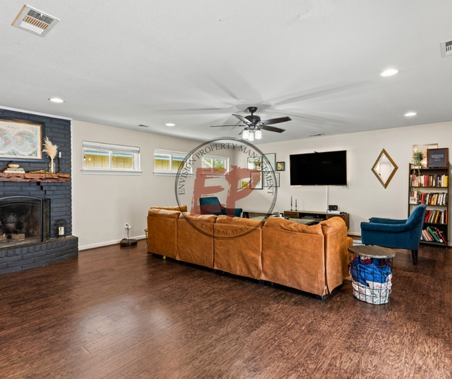Building Photo - 5418 Lake Highlands Dr