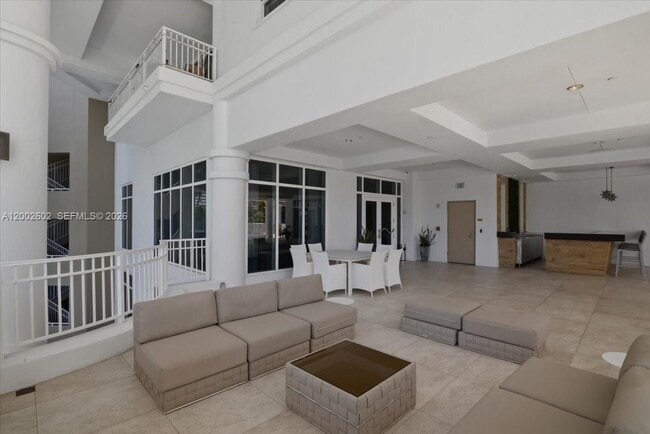 Building Photo - 801 Brickell Key Blvd