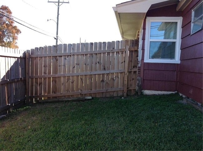 Building Photo - 5801 Rosalie Ct