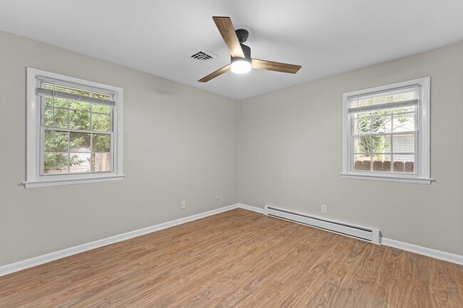 Building Photo - 3301 Marne Ave