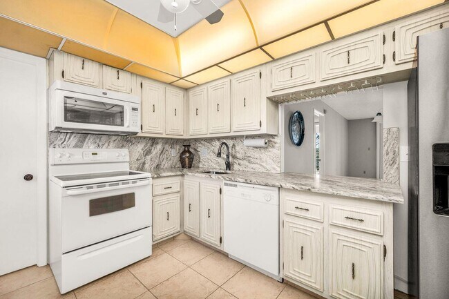 Building Photo - 6461 NW 2nd Ave