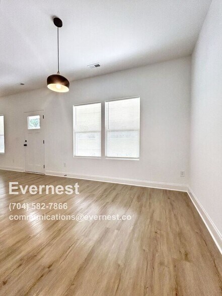 Building Photo - 411 S Spargo St