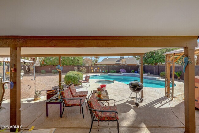Building Photo - 15237 N 61st Dr