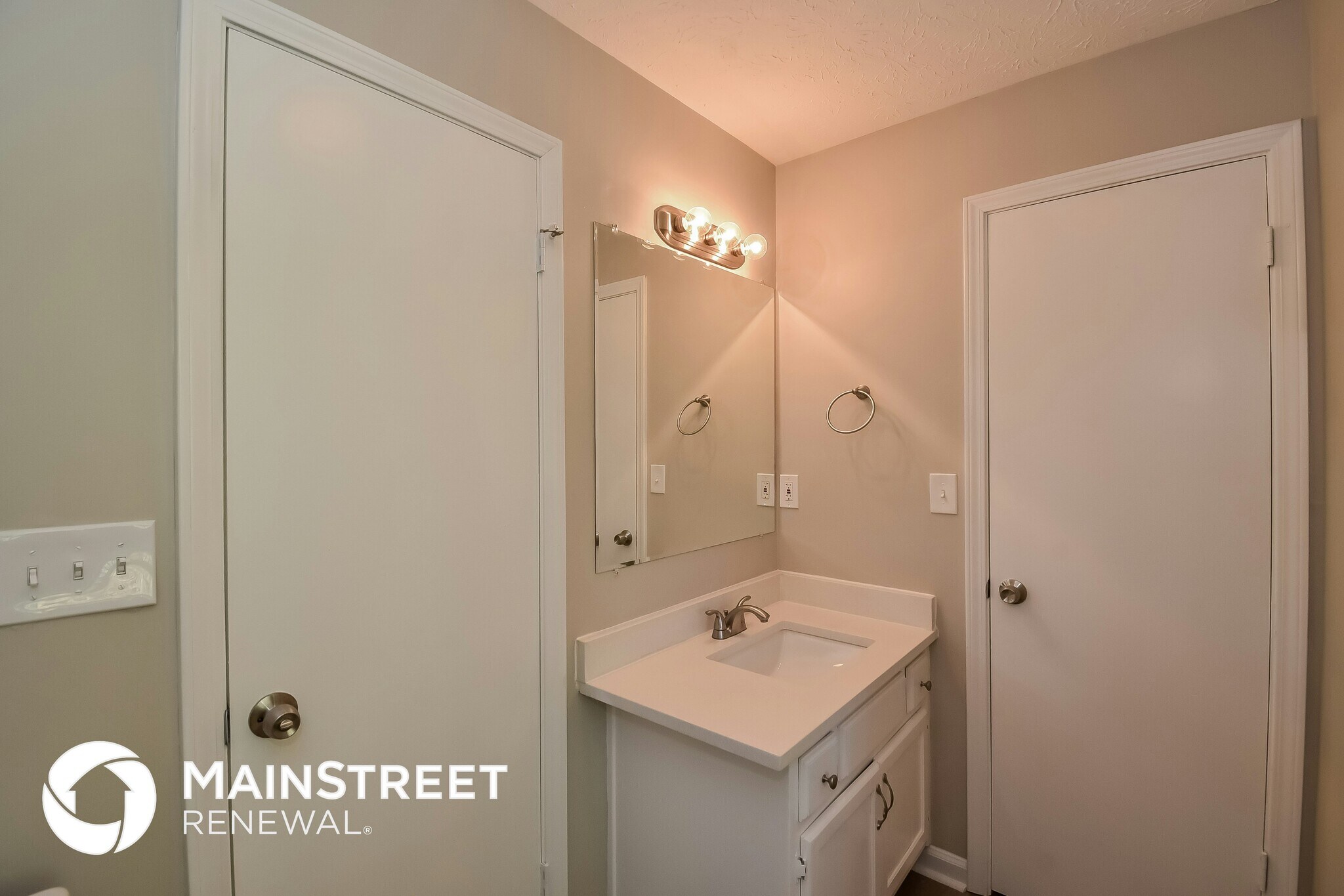 Building Photo - 4006 Oak Stone Dr